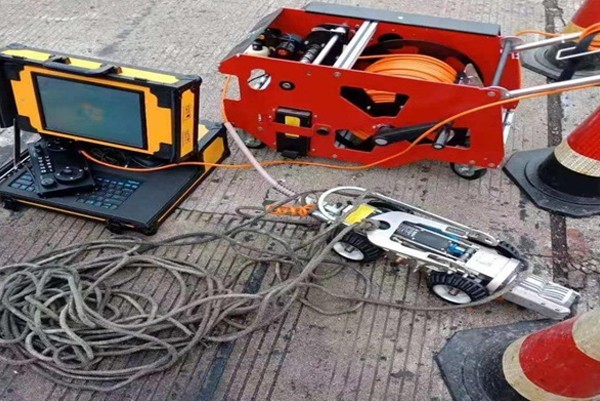 灵石CCTV管道检测机器人